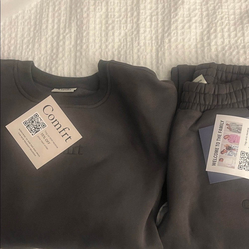 Comfort Women's Charcoal Crewneck Sweatshirt and straight leg sweats - Comfort - Picture 3 of 7